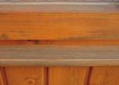 Wichtig für eine lange Lebensdauer farbbehandelter Holzflächen im Außenbereich ist ein geregelter Feuchtigkeitsaustausch durch die Farbbeschichtung hindurch.