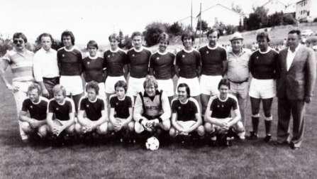 1. Mannschaft bei der Platzeinweihung 1980 stehend von links: Trainer Adolf Fleischmann, 2.