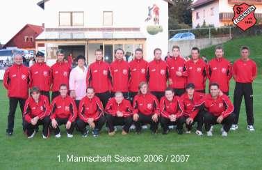 1. Mannschaft Saison 2006 / 2007 stehend von links: Spielleiter und Betreuer Hornauer Herbert, Akkas