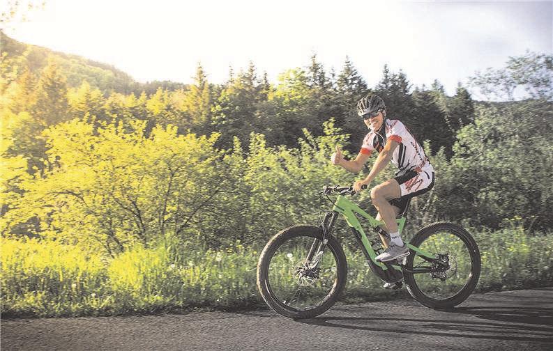 E-Bike, E-Mountainbike und Rennrad: Auf drei verschiedenen Modellen haben Mitarbeiter der Firma Radsport Ginner den neuen Ybbstalradweg getestet.