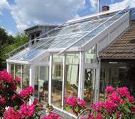 Jährlich fertigt und montiert GEWE etwa 800 Wintergärten und Terrassendächer made in Germany.