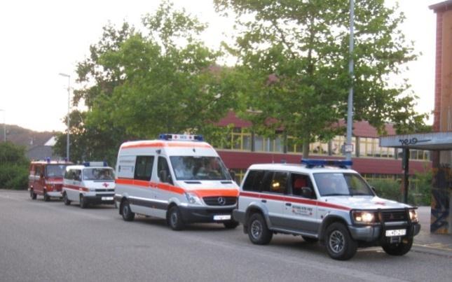 Einsatzmittel Fahrzeuge Der DRK-Ortsverein Bad Bergzabern verfügt aktuell über drei ortsvereinseigene Fahrzeuge, sowie einen Notfallkrankenwagen Typ B, welcher dem Landkreis Südliche Weinstraße vom