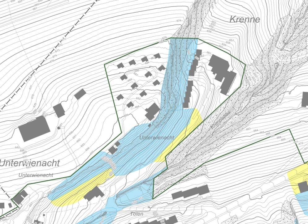 2.1.5 Naturgefahren Gemäss der Naturgefahrenkarte ist das Areal, bedingt durch den steilen Hang, von einer mittleren (blau) und geringen (gelb) Gefährdung