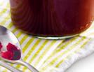 2. frischli Schoko-Pudding in Gläser füllen und mit frischli Vanilla-