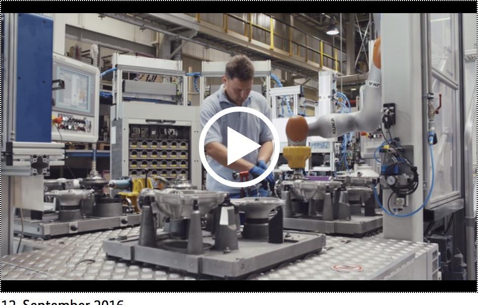 Was ist Industrie 4.0? Kollege Roboter hilft mit (Autoindustrie) Filmausschnitt (min 0-1): https://www.digitale- agenda.