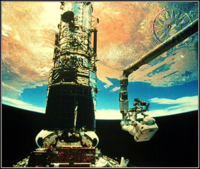 A o - 2.6 µm) Start mit dem Space Shuttle am 25.04.1990, Umlauf in 600 km Höhe Braucht ca.