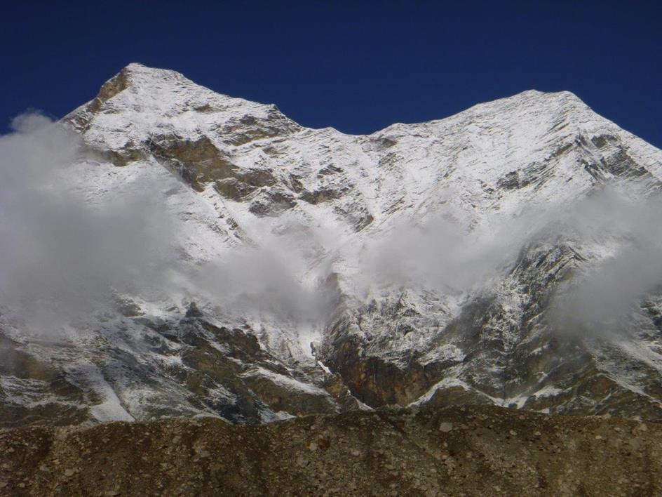 09.Tag- 20.Tag: Besteigung des Kedar Dome 12 volle Tage stehen nun zur Verfügung um den Himalayariesen zu besteigen. Üblicherweise werden 2 Zwischencamps errichtet. CI in rund 5.000m und C II in 5.