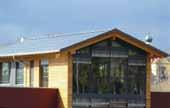 In-Dach-System ist eine Photovoltaikanlage, sauber und technisch ausgereift integriert in die Dachhaut, bei der die Solarmodule mit einer patentierten