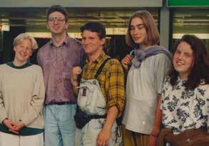 Petrus Obermüller und einer Gruppe junger Leute (Bild links unten) gründeten er am 28. Juni 1997 den Verein Jugend Eine Welt.
