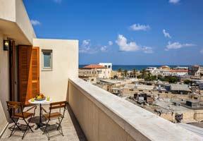 Unterkunft: Die über 300 Hotelzimmer verfügen über: Balkon mit Aussicht auf das Mittelmeer, modern eingerichtet, WLAN-Zugang,
