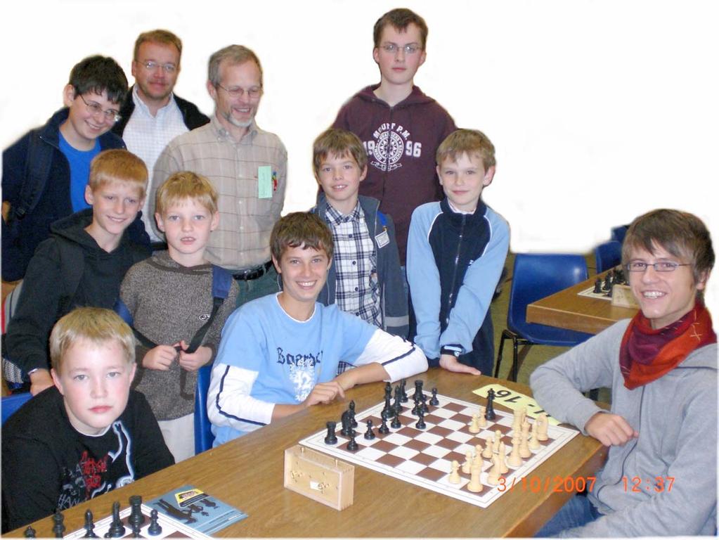 16. Bamberger Jugend-Open 9 Jugendliche spielten und 4 Erwachsene halfen beim Schnellschach am 3.10.07 in der Bettelseehalle mit 12 Spieler in der U8 Rang Teilnehmer Verein S R V Pkt Bhh 1.