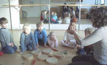 Die folgenden Grundfächer der Musikschule bieten der kindlichen Musikliebe Nahrung: Piepmatzkurs: Musik für Krabbelkinder Musik wird in die Familien getragen.