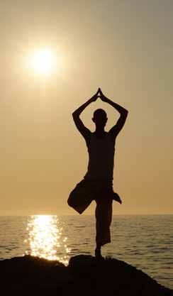 Gesundheit und Fitness Yoga bei Verspannungen im Schulter und Nackenbereich Spezielle Yogaübungen helfen die verspannte Schulter- und Nackenregion zu entkrampfen, Blockaden zu lösen, zu entspannen