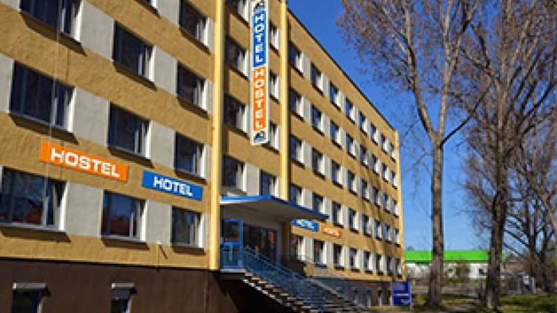 A+O Hostel Weimar Das im Juli 2014 eröffnete A&O Weimar bietet Gästen moderne Zimmer im Hotel- als auch Hostelbereich mit eigener Dusche und WC.