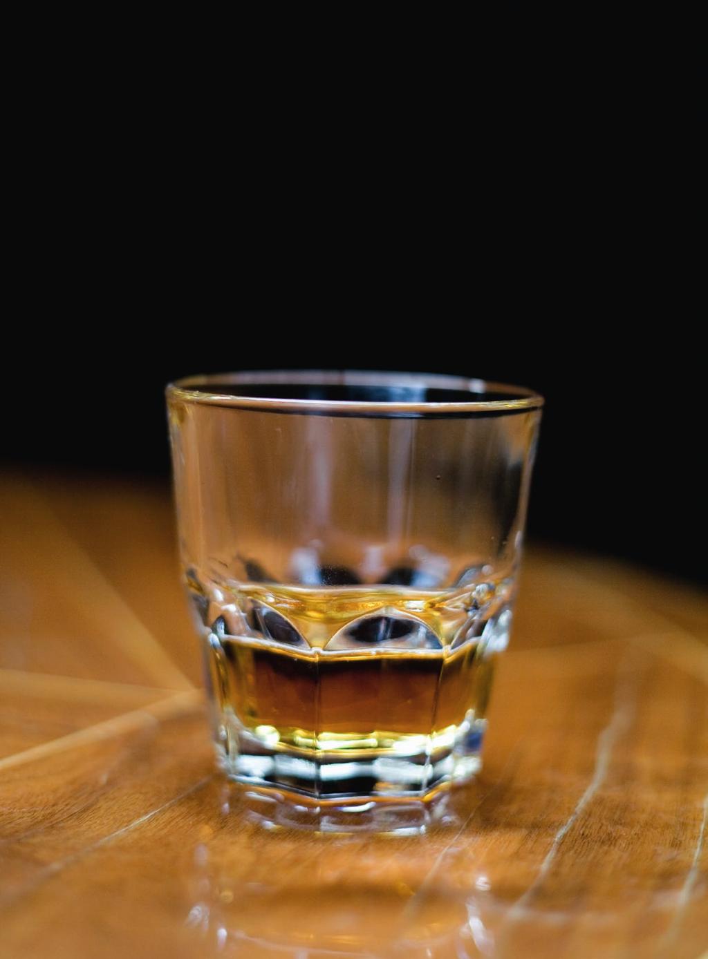 Panorama Wasser des Lebens Wasser des Lebens Avanciert zum Kultobjekt und Statussymbol, erfreut sich Whisky einer enormen Beliebtheit bei Genießern wie bei Investoren.