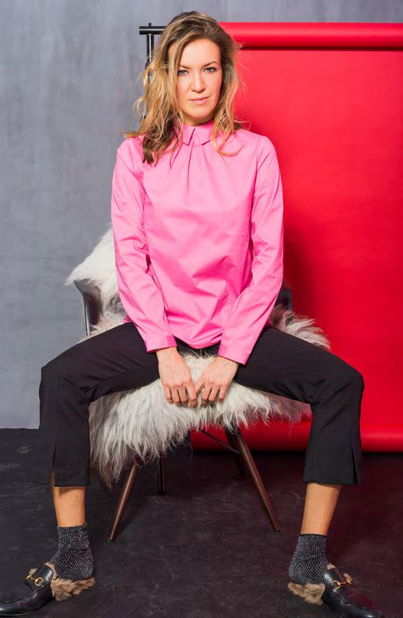 Style 4890-146511 Colourful Modern Basic Shirtbluse mit Hemdkragen und Faltendetails an Vorderteil Halsring in softem Winter Pink