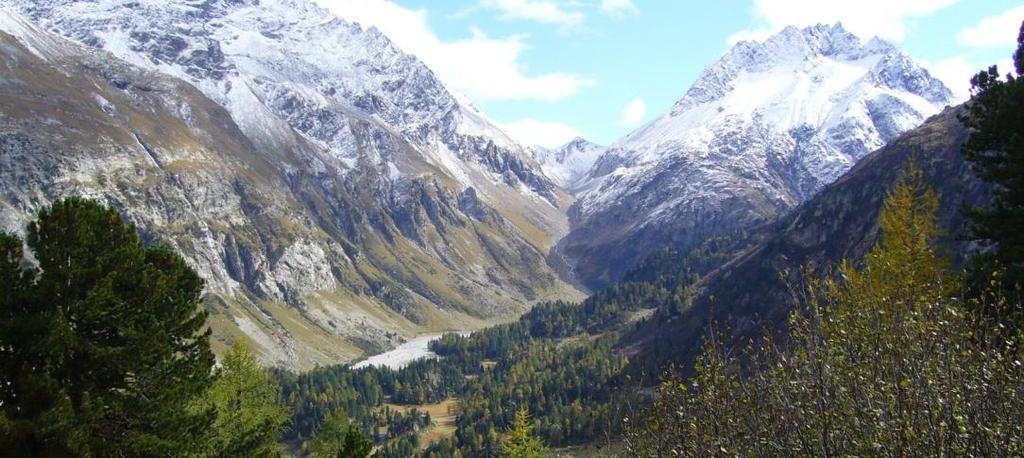 Auf Schmugglerpfaden über den Muretto-Pass ins Val Malenco, Italien Teilstrecke der Via Alpina Mittelschwere Bergwanderung nach Chiareggio (Italien).