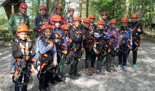 KINDER UND JUGEND Abenteuer im Hochseilgarten Waldseilgarten in Jetzendorf auch heuer wieder ein Highlight Dass die Murmel ere des Alpenvereins mu g und unternehmungslus g sind, haben sie im