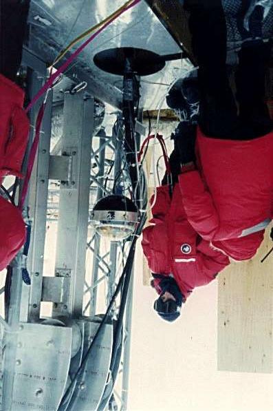 AMANDA Antarctic Muon and Neutrino Array tandort: U.S. South Pole Station Groß Dunkel Wenig nat.