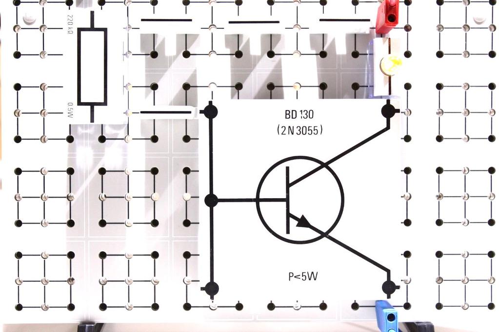 8 Elektronik Stecksysteme ergänzen Elektronik-Stecksysteme verbinden Während die großen Stecksysteme im Allgemeinen recht übersichtlich sind,