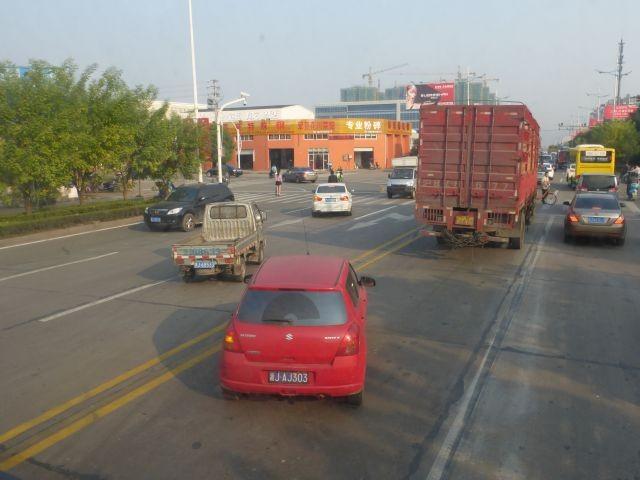 Die Erste Woche in China hat uns einen guten Einblick in den chinesischen Alltag gegeben. Der größte Unterschied war für mich der Straßenverkehr. Dort gibt es kein links vor rechts.