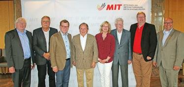 Der MIT-Landesvorsitzende von Sachsen-Anhalt, Klaus-Dieter Weber, hob die Chancen von Innovationen und neuen Technologien im Automobilbau hervor, warnte aber auch davor, Antriebstechniken