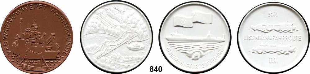 .. Vorzüglich bis prägefrisch 75,- 838 LOT von 11 ovalen weißen Medaillen mit antiken Motiven. 30 bis 55 mm Ø.