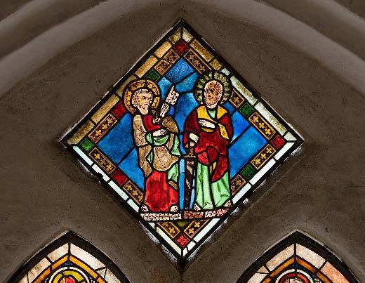 Glasfenster mit Petrus und Paulus um / Kloster Wienhausen Der Kreuzgang ist der wichtigste Kommunikationsweg eines Klosters.