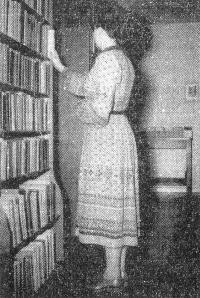 Alle Bücher mit NS-Gedankengut mussten nach den Richtlinien der Hagener Büchereistelle aussortiert werden. Die Stadtbücherei wurde als Thekenbücherei geführt, d. h.