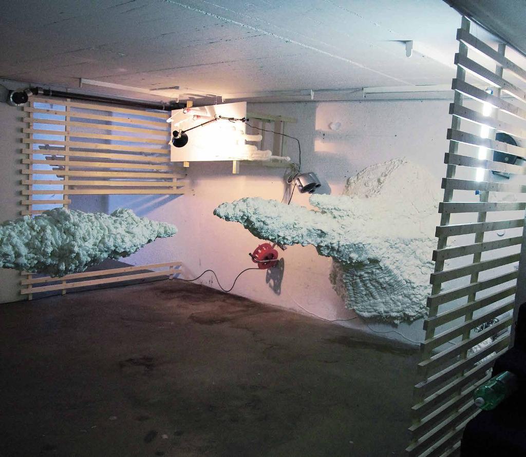 Im Bunker um 3 Uhr früh 2015 Dachlatten, Gegenstände aus dem Baumarkt, Pu-Schaum, Höhe 340 cm, ausgestellt im Air Künstleratelier in Gattikon.