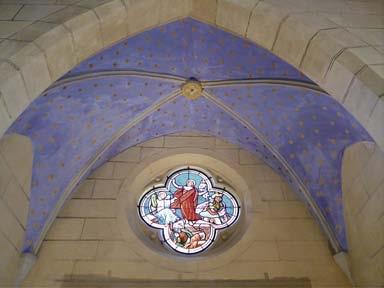 Vorbilder) zu nennen und die Kirche in Hohnweiler. Dort findet sich auch das von Hämmerle im ersten Entwurf eingezeichnete große Maßwerkfenster, das Leins dann durch ein Rundfenster ersetzte.
