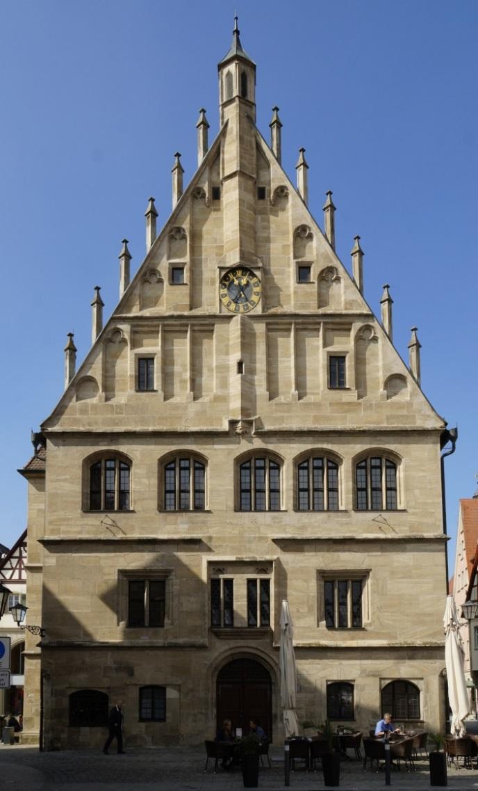 Rathaus in Ochsenfurt. Das Gebäude und seine stadtgeschichtliche Bedeutung führte (Abb.