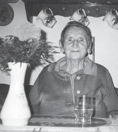 Schirkanyer Landsleute 9 Zum 90. Geburtstag von Frau Rosa Gross, geborene Tontsch Liebe Leute, es ist wahr: Unsere Mami wurde 90 Jahr! 90 Jahre sind vorbei, nicht alle waren sorgenfrei.