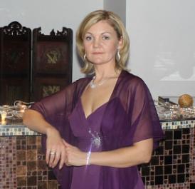 Über mich Ich bin Irina Mazur, 34 Jahre, seit 14 Jahren selbstständig im Beautybereich mit eigenem Studio tätig.