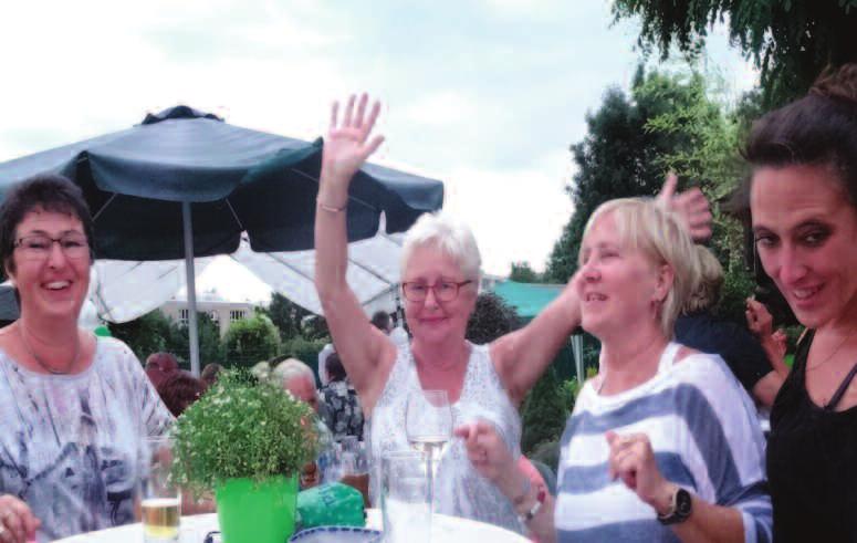 Im Rahmen dieser Feier wurden einige Gründungsmitglieder mit der goldenen Ehrennadel des Stadtverbandes für ihre 40-jährige Mitgliedschaft geehrt.