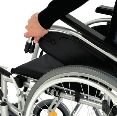 Beim Aufstehen aus dem Rollstuhl darf in keinem Fall auf die Fußplatten getreten werden! 4.2.