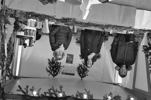Stand des TCR auf dem Reichertshausener Weihnachtsmarkt Für die jüngeren Besucher wurde selbst gemachter Kinderpunsch ausgeschenkt und die Erwachsenen konnten sich mit heißem Aperol oder einem weißen