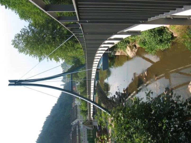 Referenzen - Dynamik Gekrümmte Brücke mit Pylonenaufhängung Regierungspräsidium Freiburg