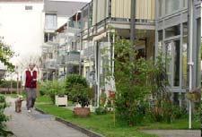 Viertel in Bremen (Bremer Heimstiftung) Wohnanlage mit 92 Wohnungen In der Anlage befinden sich eine Begegnungsstätte, ein Restaurant sowie eine Wohngemeinschaft für Demenzerkrankte Schwerpunkt: