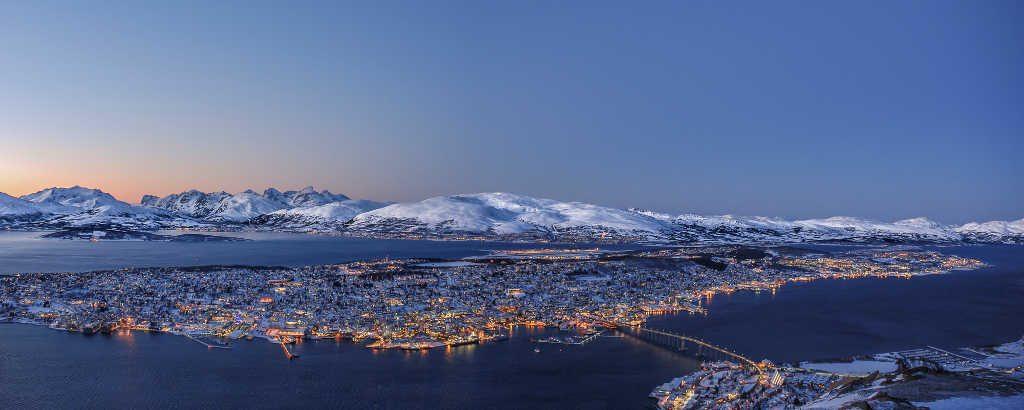 Following the Light Winter-Fotoworkshop auf den Lofoten in Nordnorwegen Workshop I: Tromsø Preis: EUR 2.490 Termin: voraussichtlich erst wieder 2019 Workshop II: Lofoten Preis: EUR 1.
