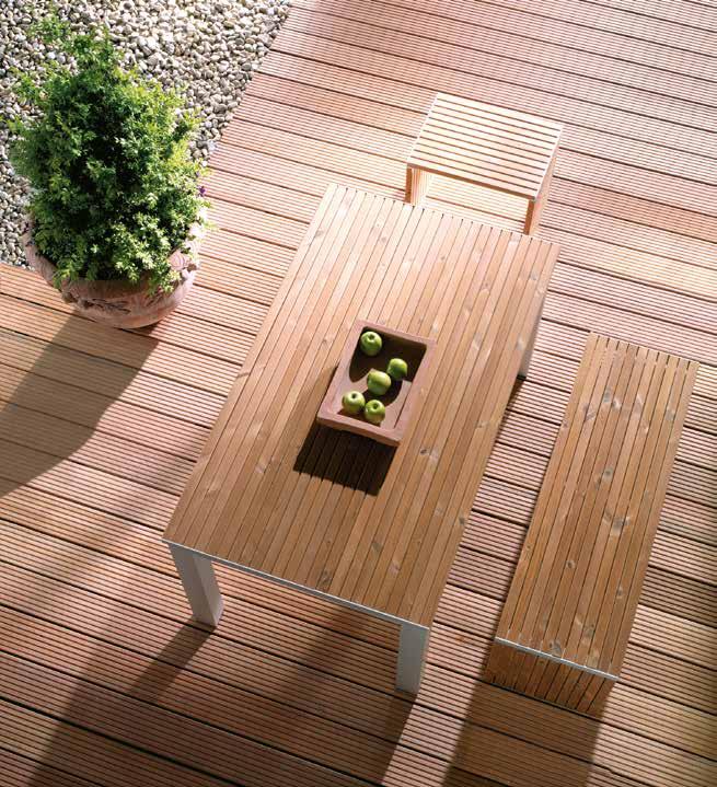 HOLZ-TERRASSE MIT KLASSE Terrassenholz Bangkirai Premium-Terrassendiele mit System, enthält natürliche ätherische Öle, mit denen sich der Baum gegen Schädlinge schützt.