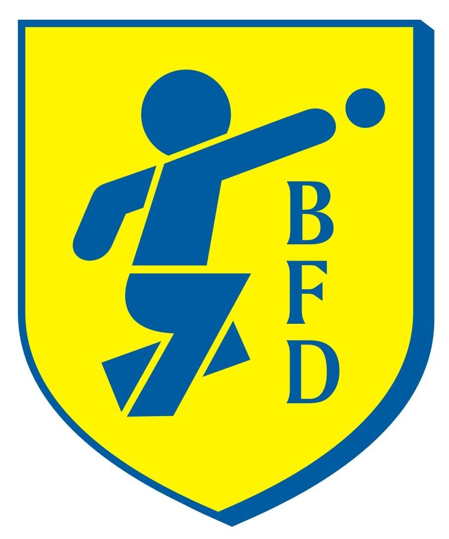 Satzung Boule-Freunde Denkendorf e.v. (gemäß Beschluss der Mitgliederversammlung vom 12.02.09) 1 Name, Sitz und Geschäftsjahr 1. Der am 15.12.1997 gegründete Verein führt den Namen Boule-Freunde Denkendorf (abgekürzt: BFD).