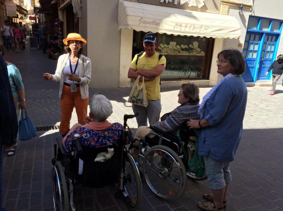 Wir waren in Kreta Die Reisegruppe der CAB Offenen Behindertenarbeit Friedberg hat die Zeit vom 15. bis 22.