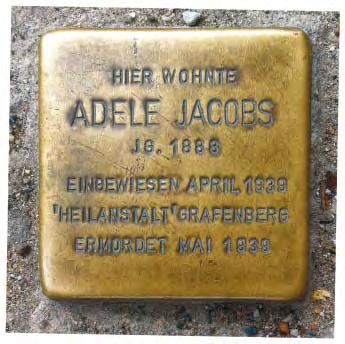 Heiligenhaus Hier wohnte Adele Jacobs, Jahrgang 1899, eingewiesen April 1939 in die Heilanstalt Grafenberg, ermordet im Mai 1939 ist auf einer kleinen Messingplatte vor dem Rathauscenter zu lesen,