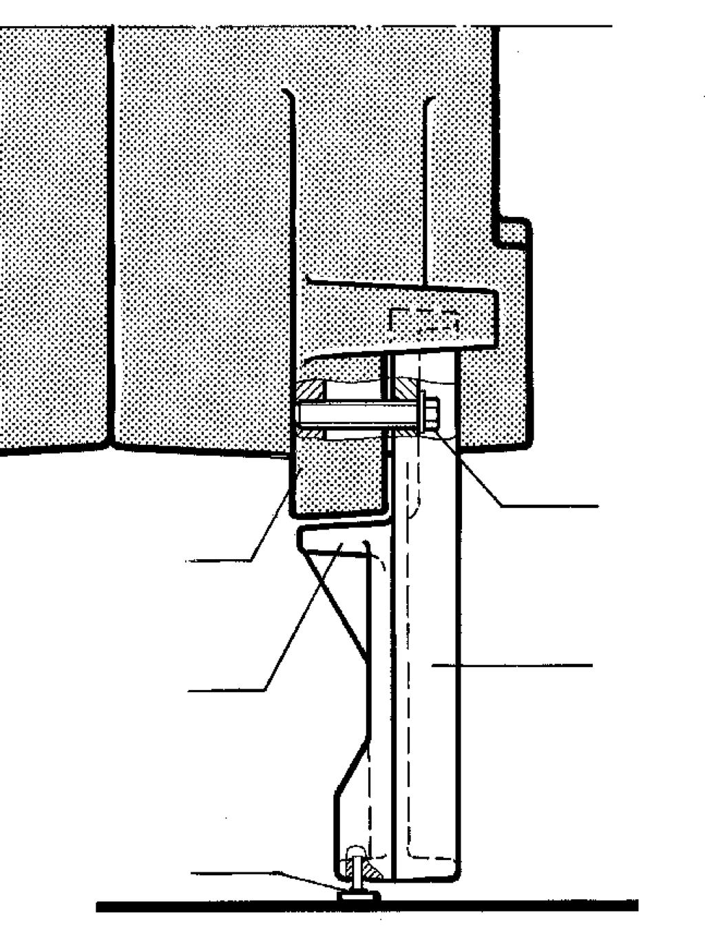 Ohne Kesselkuli Kessel leicht nach hinten kippen. Kessel so abstützen und gegen Verrutschen sichern, daß die vier Fußschrauben gefahrlos in die Winkelschienen (Abb. 4) eingeschraubt werden können.