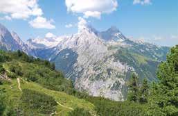 962 m über Normalhöhennull der höchste Berggipfel Deutschlands und des Wettersteingebirges in den Ostalpen.