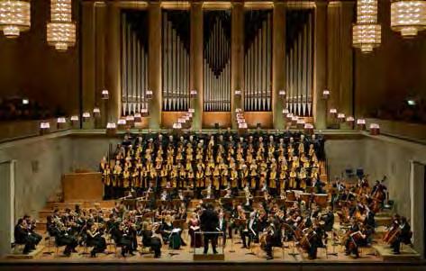 Bach h-moll-messe BaCh h-moll-messe präsentiert von der lfa Förderbank Mit der»h-moll-messe«von Bach präsentiert der Chor der Bayerischen Philharmonie unter der Leitung von Mark Mast im achten Jahr