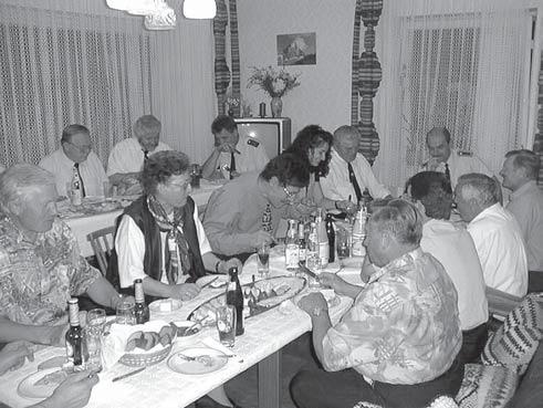 Als Aushilfslehrer arbeitete Meier ab September 1954 in Döllwang, Burggriesbach und Heng, bevor er 1956 die einklassige, ab 67 zweiklassige Schule in Traunfeld leitete.