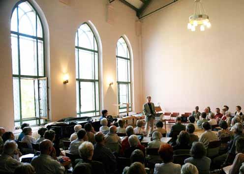 Saal während eines Vortrages des Musikwissenschaftlers Prof. Dr. Walter Werbeck im Rahmen der Greifswalder Bachwoche.