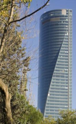 Fallstudie Beleuchtung im Bürogebäude: Torre Espacio - Madrid 4.